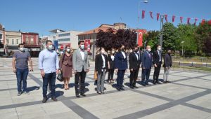 Siyasi Parti temsilcilerinden 19 Mayıs kutlaması