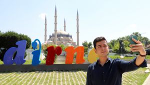 Afgan genç hayallerini Türkiye'de gerçekleştirmek istiyor