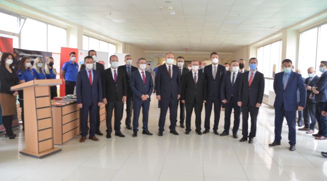 Cezaevinin ilk kitapları protokolden