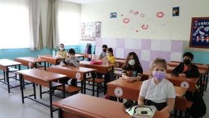 Minik öğrenciler okullara yeniden kavuştu
