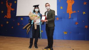 Öğrencilerin diploma heyecanı