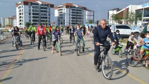 Özel günde sporcular pedal çevirdi