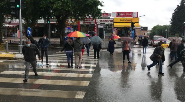 Sağanak yağış dün de etkili oldu