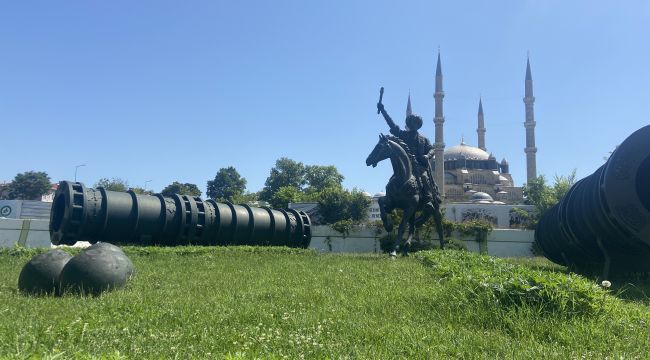 Sokağa çıkma kısıtlamasının son gününde YKS yoğunluğu yaşandı