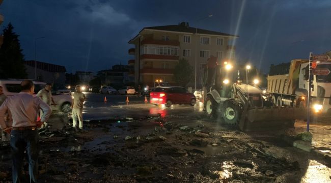 Belediye’nin tüm ekipleri sabaha kadar sahadaydı