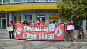 Emekliler adil ücret için sokaklarda