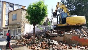 İki buçuk yılda 230 metruk ev yıkımını gerçekleştirdi