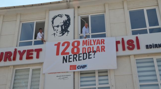 Malum pankart aynı yerine asıldı