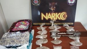 Pencereden atılan çantadan uyuşturucu çıktı