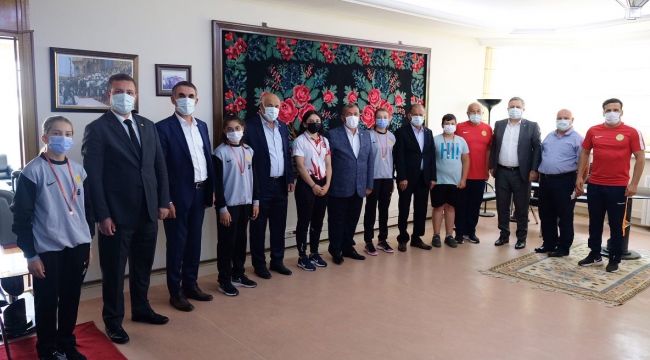 Trakya Birlik başarılı sporcularını ödüllendirdi