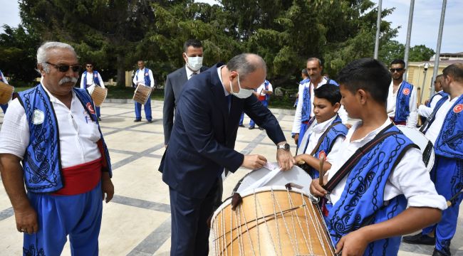 Vali Canalp Kırkpınar’a Bolu türküsüyle davet edildi