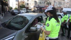 Araç sürücülerine trafik kuralları anlatıldı