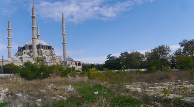 ‘Meydan için 70 milyon TL’den vazgeçiyoruz’