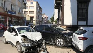 Otomobil ile cip çarpıştı: 3 yaralı