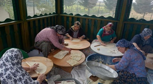 Huzurevinde gözleme etkinliği