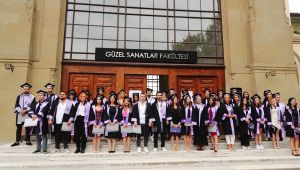Mezunlar sanat dolu törenle uğurlandı