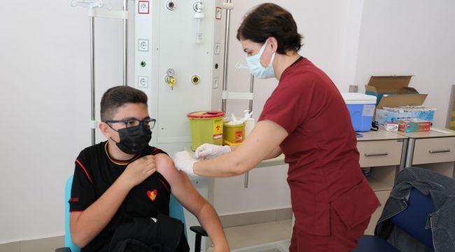 Okulların açılmasıyla çocuklar aşılarını yaptırıyor