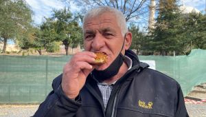 160 yıllık ağaçtan toplanan bal vatandaşlara ikram edildi