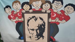 Atatürk pankartına saldırıya Gürkan’dan tepki