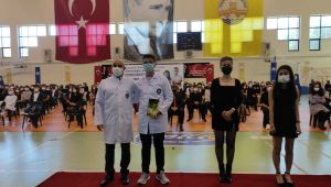 Beyaz önlükleriyle hekimlik mesleğine ilk adımı attılar
