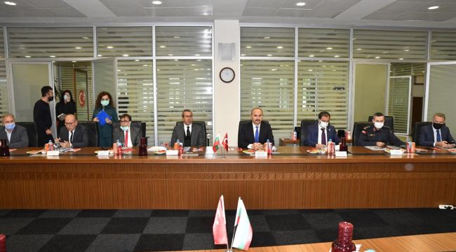 Canalp, sınırda Bulgar yetkililerle görüştü