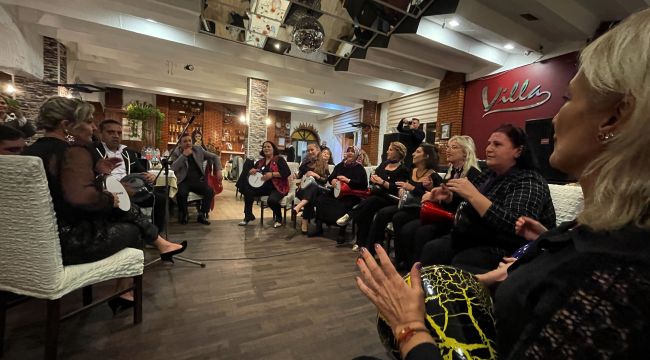 Ev kadınlarının ritim grubundan ilk konser
