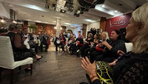 Ev kadınlarının ritim grubundan ilk konser