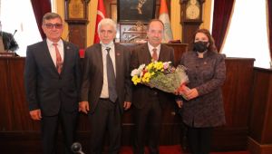 Gürkan, kürsüyü muhtarlara bıraktı