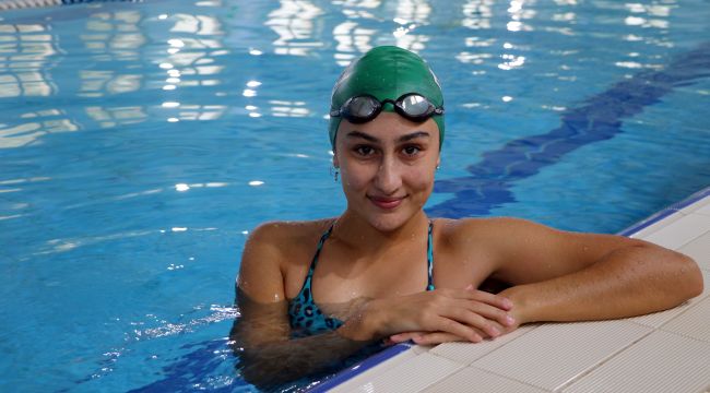 ‘İştahı açılsın’ diye başladığı yüzmede başarılara doymuyor