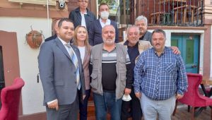 İYİ Parti heyeti gazetecilerle görüştü
