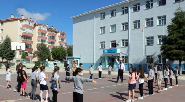 ‘MEB’in 2022 bütçesi eksikleri gidermekten uzak’