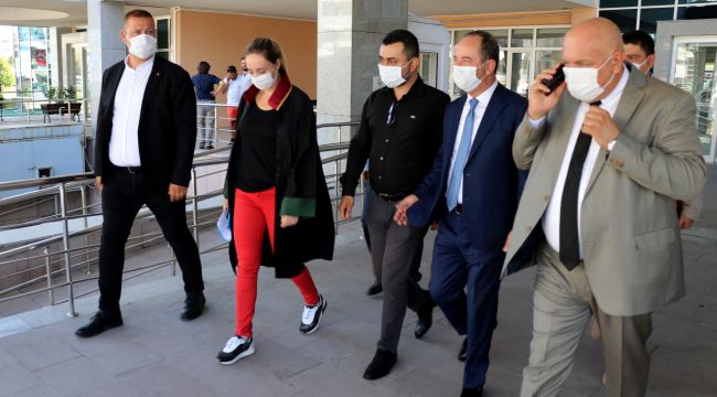 Şantaj ve darp davası ertelendi