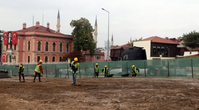 Selimiye Meydanı düzenleme çalışmaları sürüyor