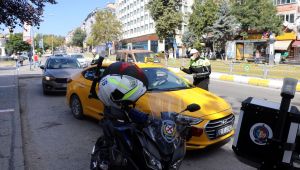 Yayalara yol vermeyen sürücülere ceza uygulandı