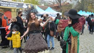 Festivale çikolatalı elbise damga vurdu