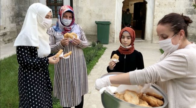 II. Bayezid Külliyesi’nde imaret geleneği devam ettiriliyor