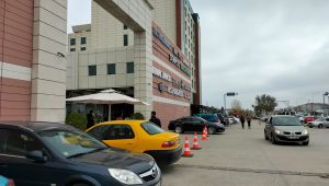 Tartıştığı kişinin aracını çizen komşuya gözaltı