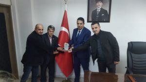 TYBB’den Yıldırım’a plaket