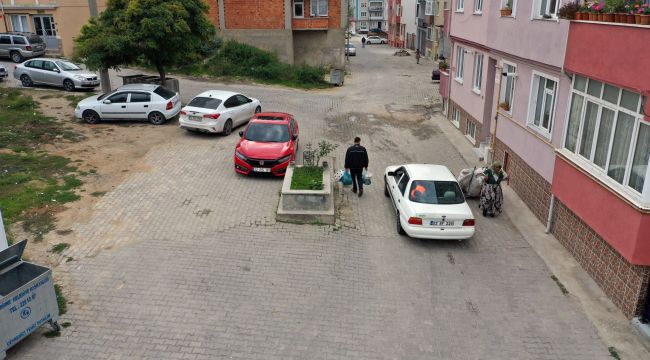 Yol ortasında kalan kabir gerçek mi tartışması