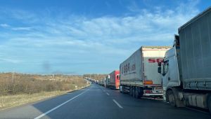 Hamzabeyli Sınır Kapısı'nda 20 kilometre tır kuyruğu oluştu