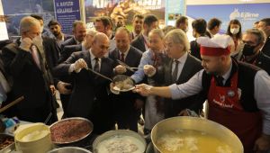İzmir’de Edirne tava ciğer izdihamı