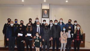 Kurtuluş koşusunun ödülleri verildi