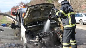 Seyir halindeki araç küle döndü