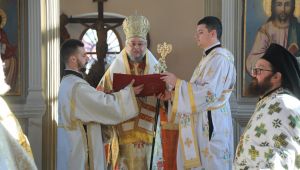 Sveti Georgi'de Noel ayini yapıldı