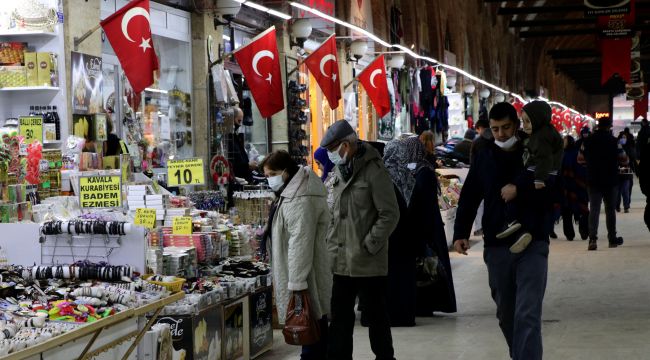 Tarihi çarşılarda yılbaşı hareketliliği