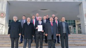Ali Şahin mazbatayı aldı
