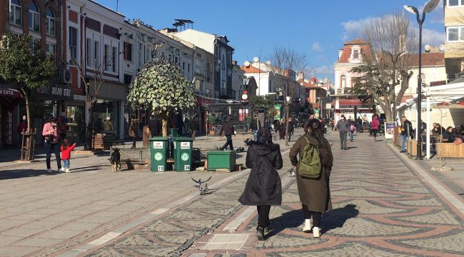 Edirne’de kış güneşi sokaklara döktü