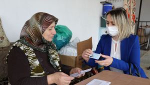 Ekipler Köy köy dolaşıp kimlikleri yeniliyor