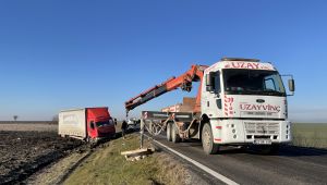 Kamyon sürücüsünden buzlanma uyarısı