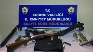 Polis aracına ateş eden 12 zanlı gözaltında